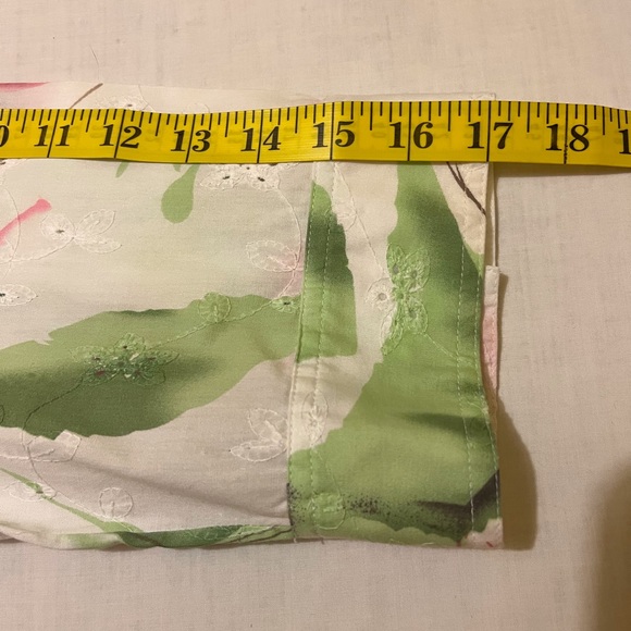 Cropped flowered spring jacket by Allison Daley. Size 8. polyester. - Picture 5 of 7